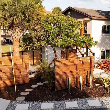 Shares View Luxury Apt Rockledge Exterior photo
