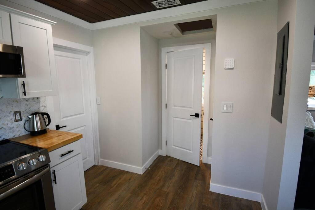 Shares View Luxury Apartment Rockledge