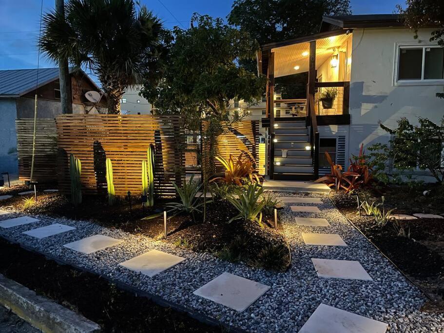 Shares View Luxury * Rockledge
